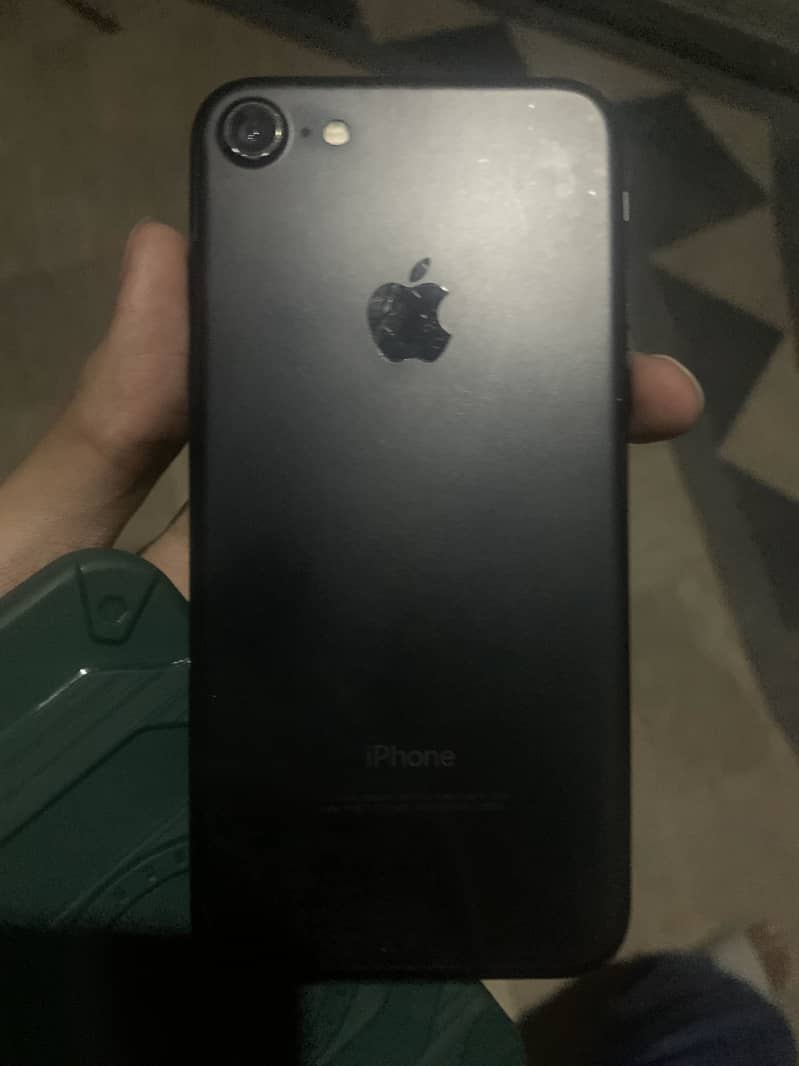 Apple iPhone 7 1