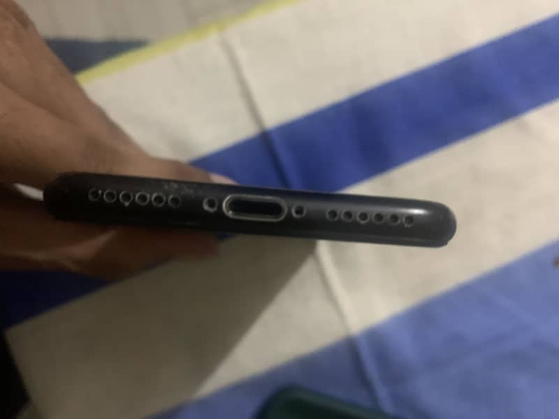 Apple iPhone 7 2
