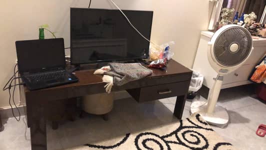 led tables