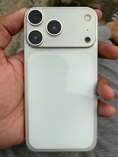 Apple iPhone XR converted 17 pro
