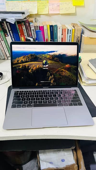 Macbook Air 2019 8/256 Perfect Condition