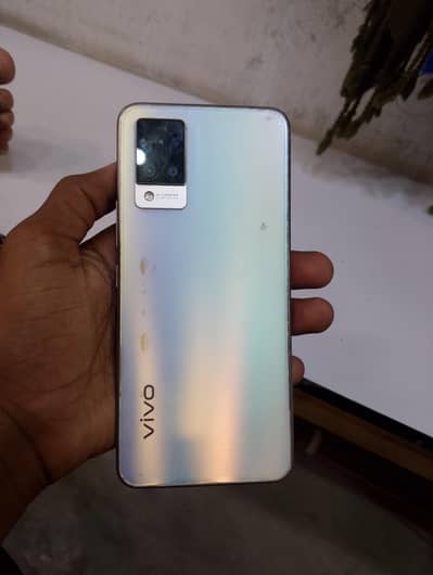 Vivo V21