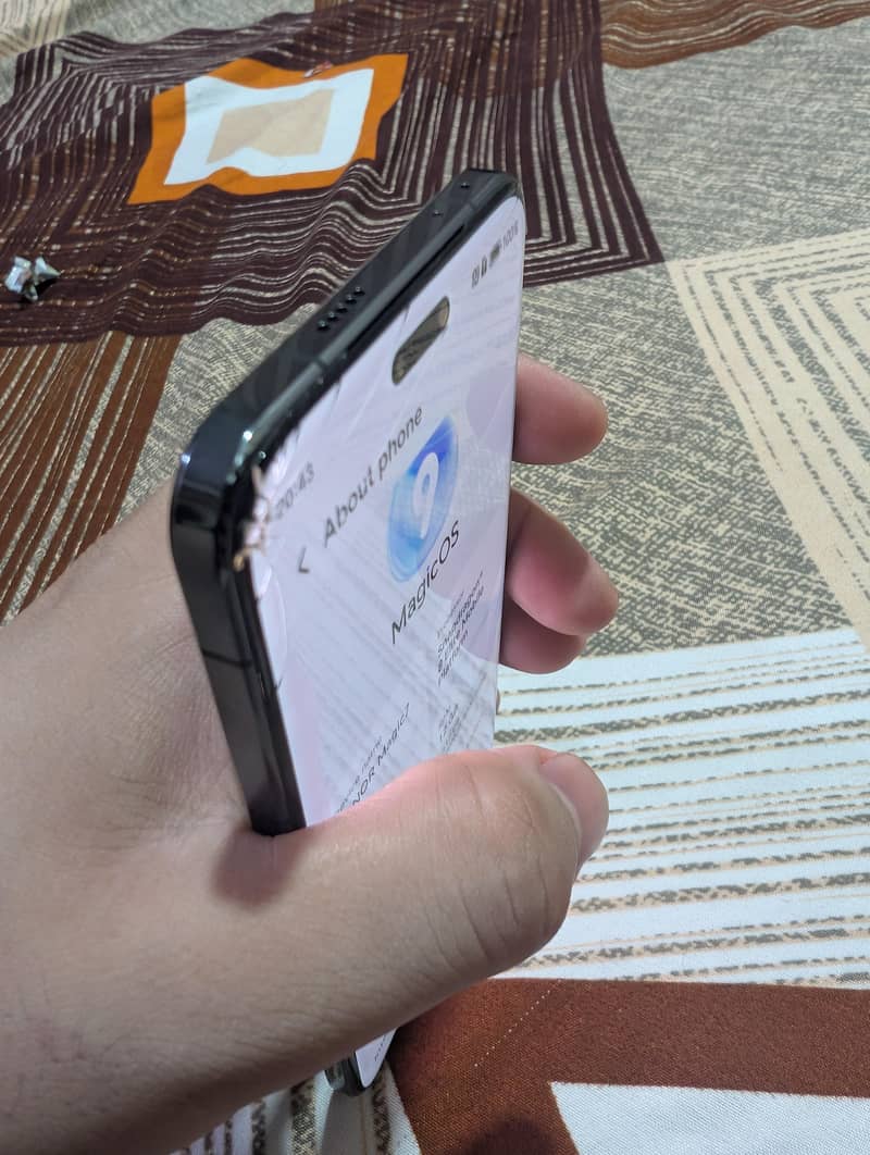 Honor Magic7 Pro 1