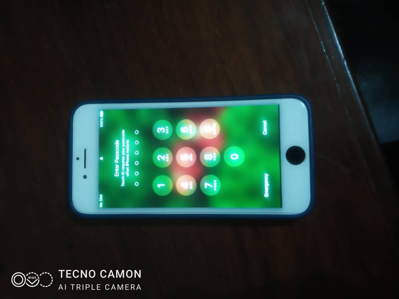 Apple iPhone 8 0