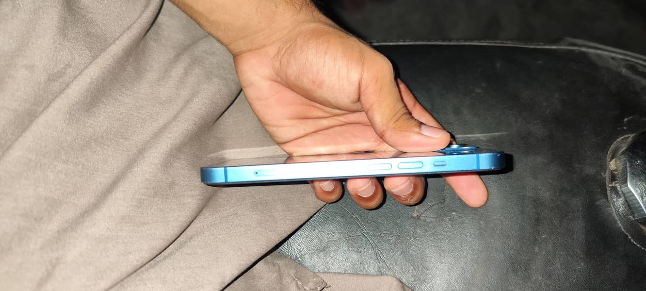 Apple iPhone 13 1