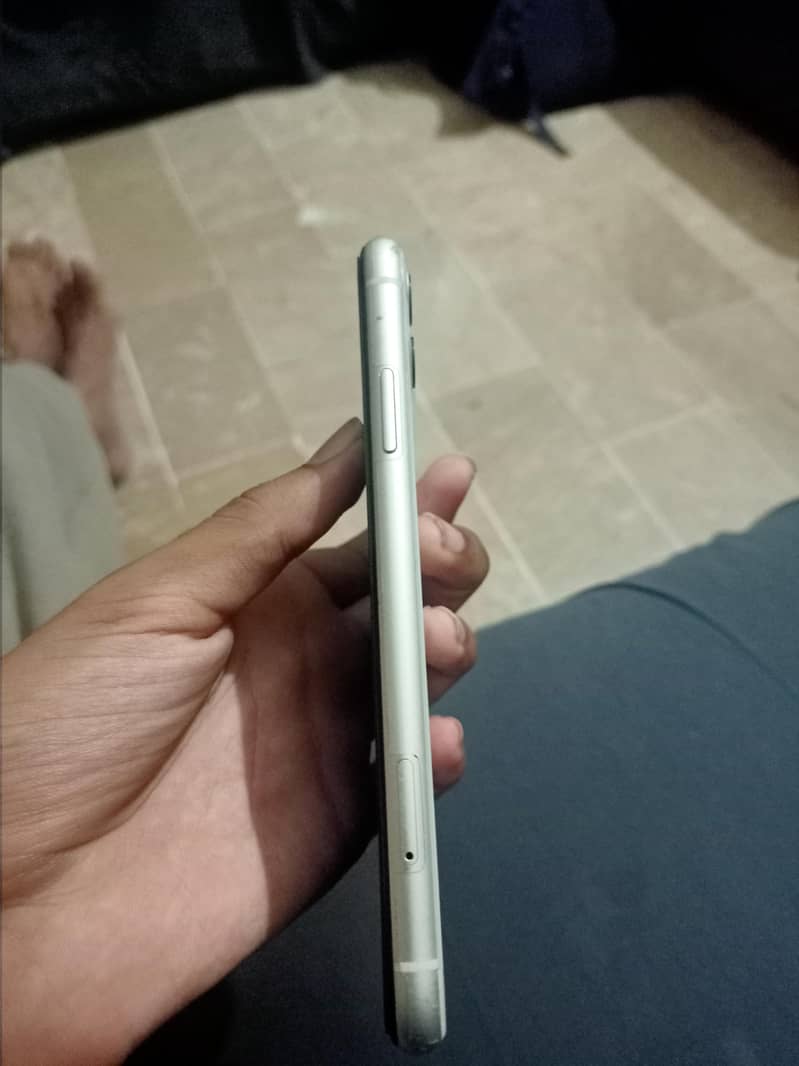 Apple iPhone 11 2