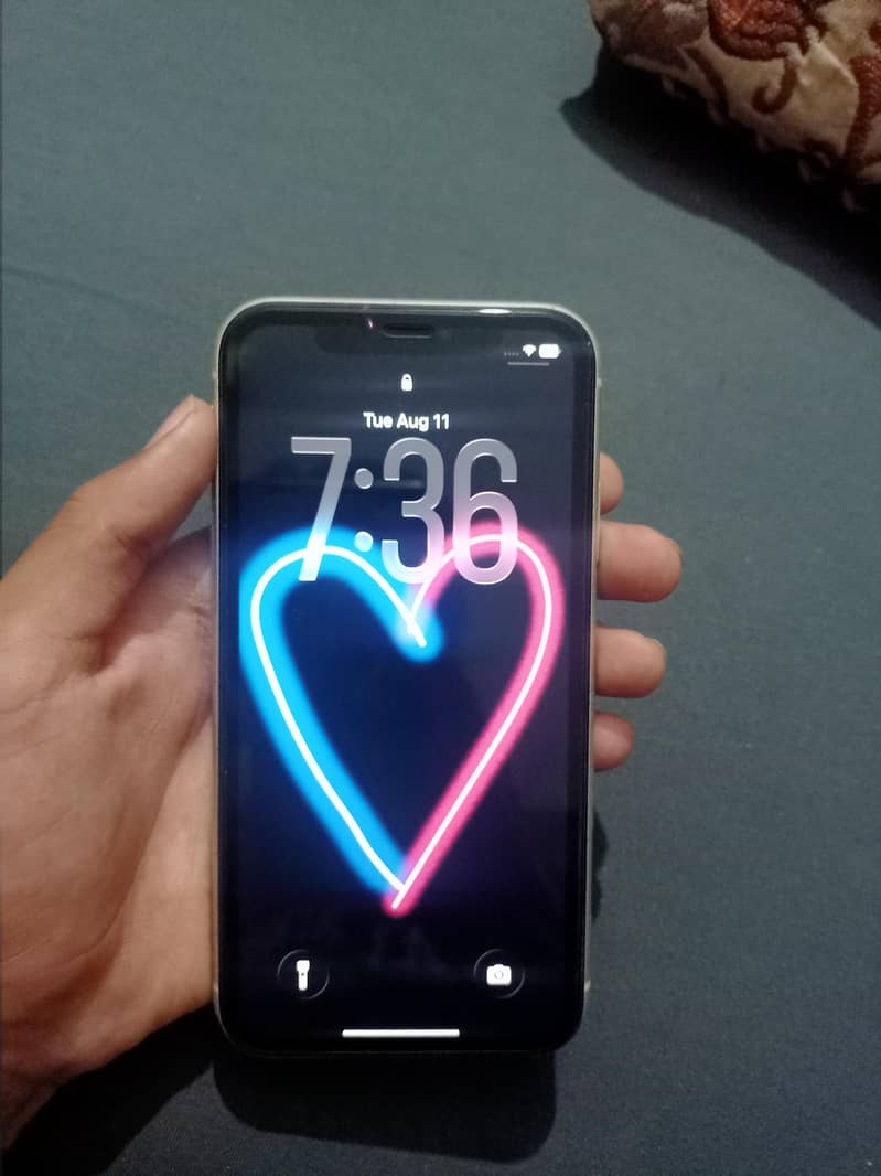 Apple iPhone 11 4
