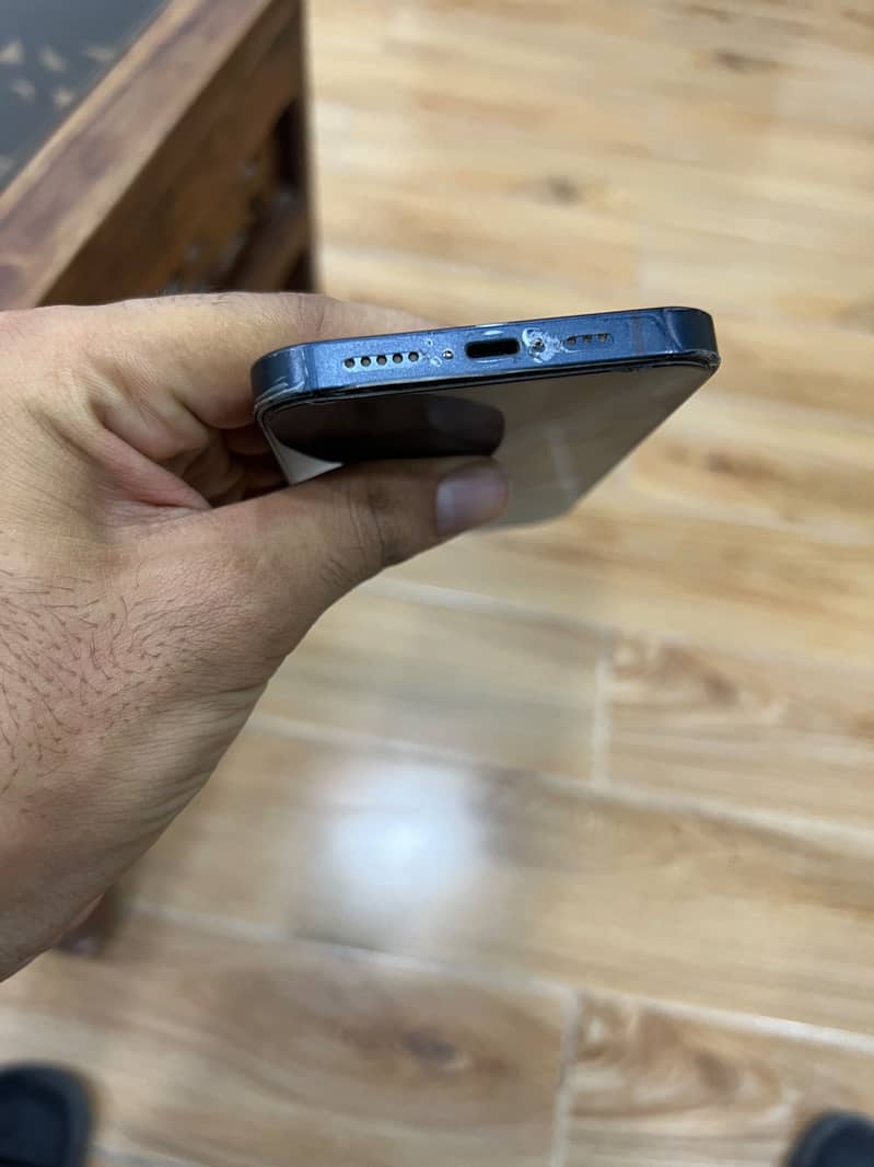 Apple iPhone 13 1