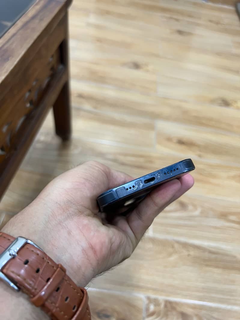 Apple iPhone 13 3