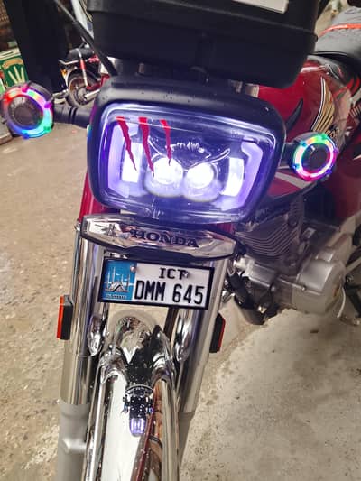selling bike head light condition 10/10