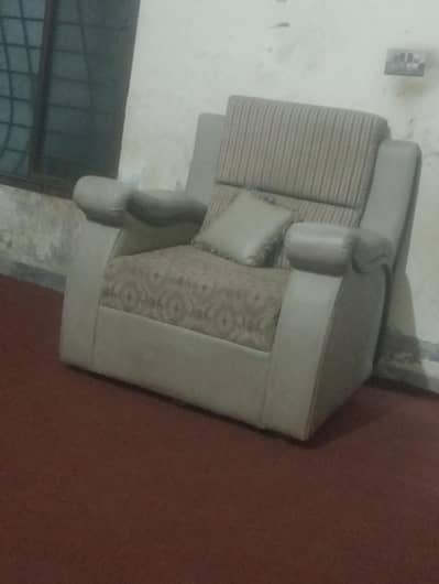 5 seater sofa urgent sale