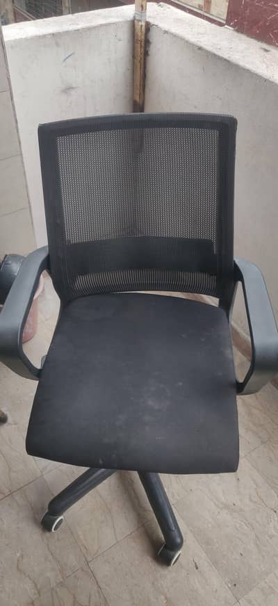 Used Mesh Office Chair – Revolving Chair – Needs Repair