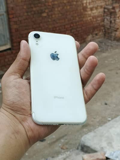 Iphone XR pta proved 64gb 73helth all ok water pak not a single falt
