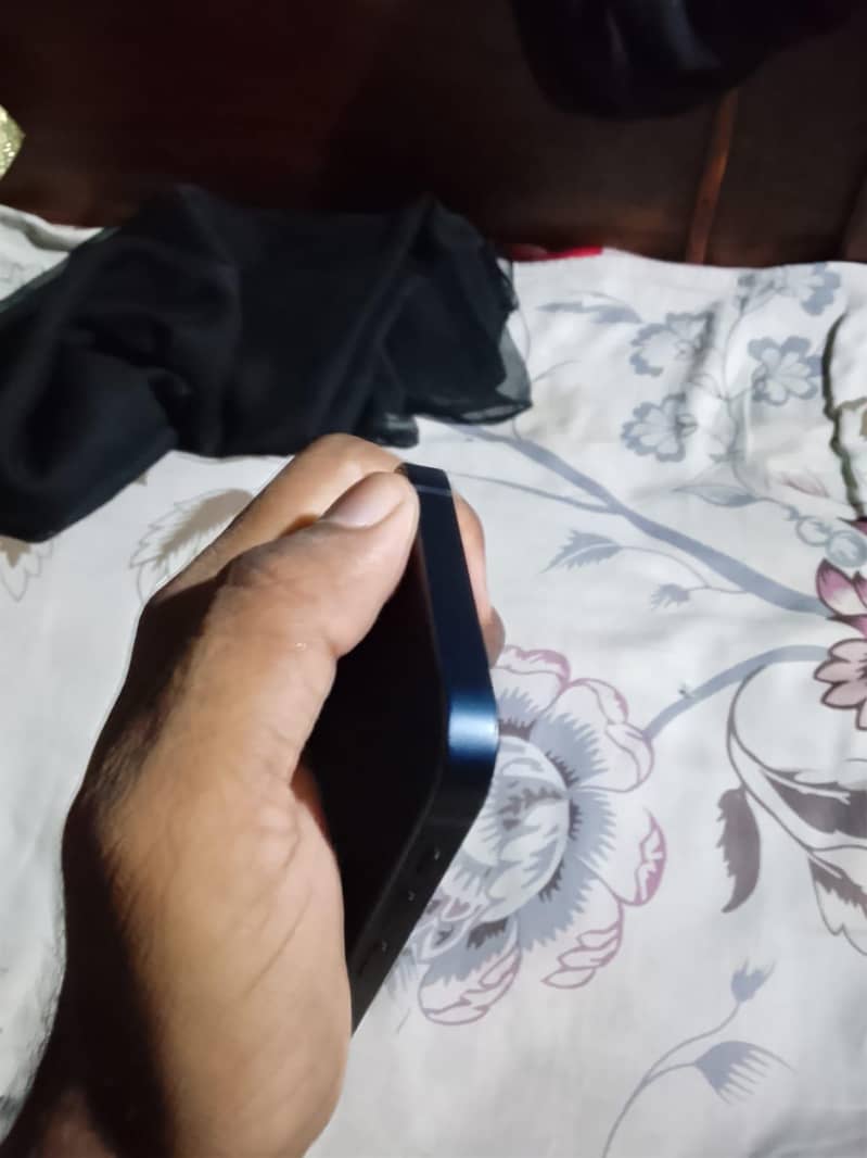 Apple iPhone 12 mini 3