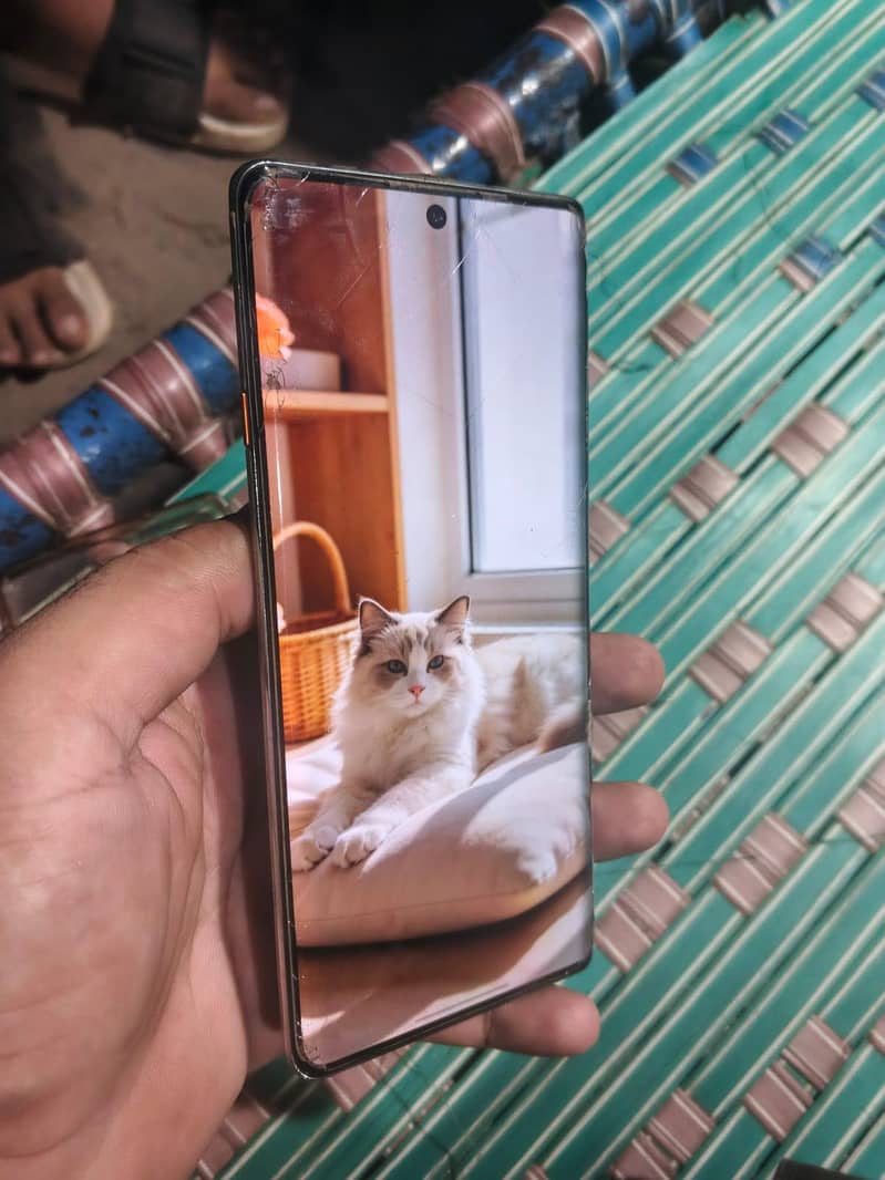 Tecno CAMON 40 Pro 1