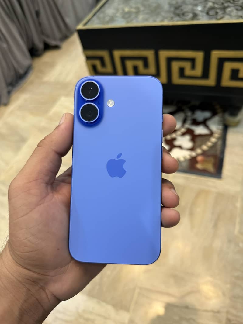 Apple iPhone 16 1