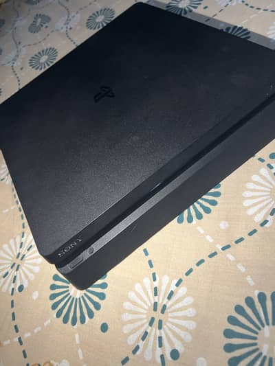 PS4 slim disc edition 1tb storage