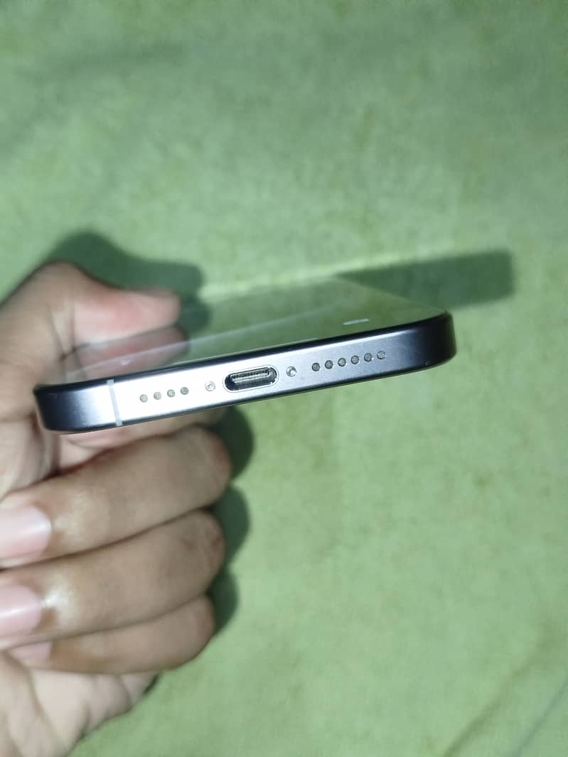 IPhone 15 Pro Max 8
