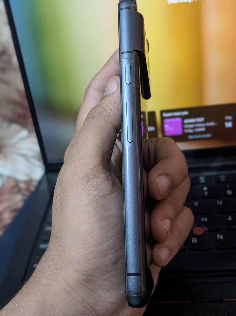 Google Pixel 8 4