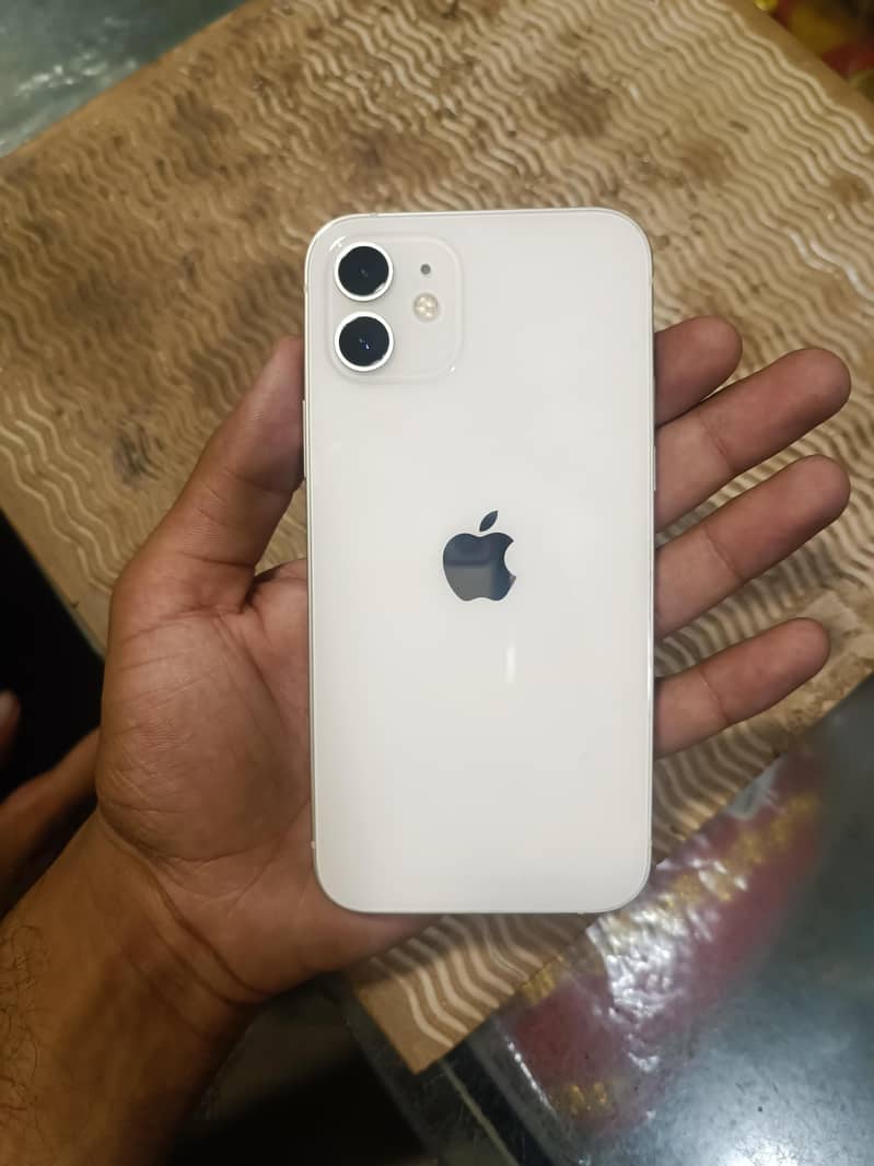 Apple iPhone 12 3
