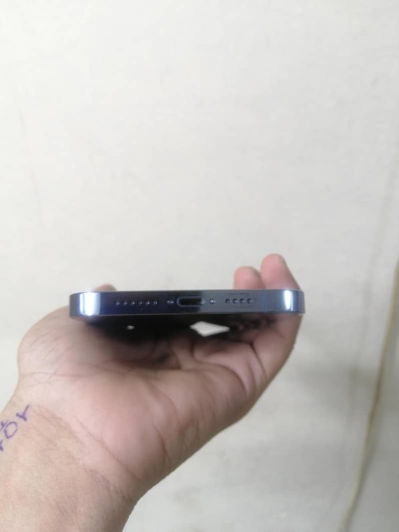 Apple iPhone 13 Pro Max 2
