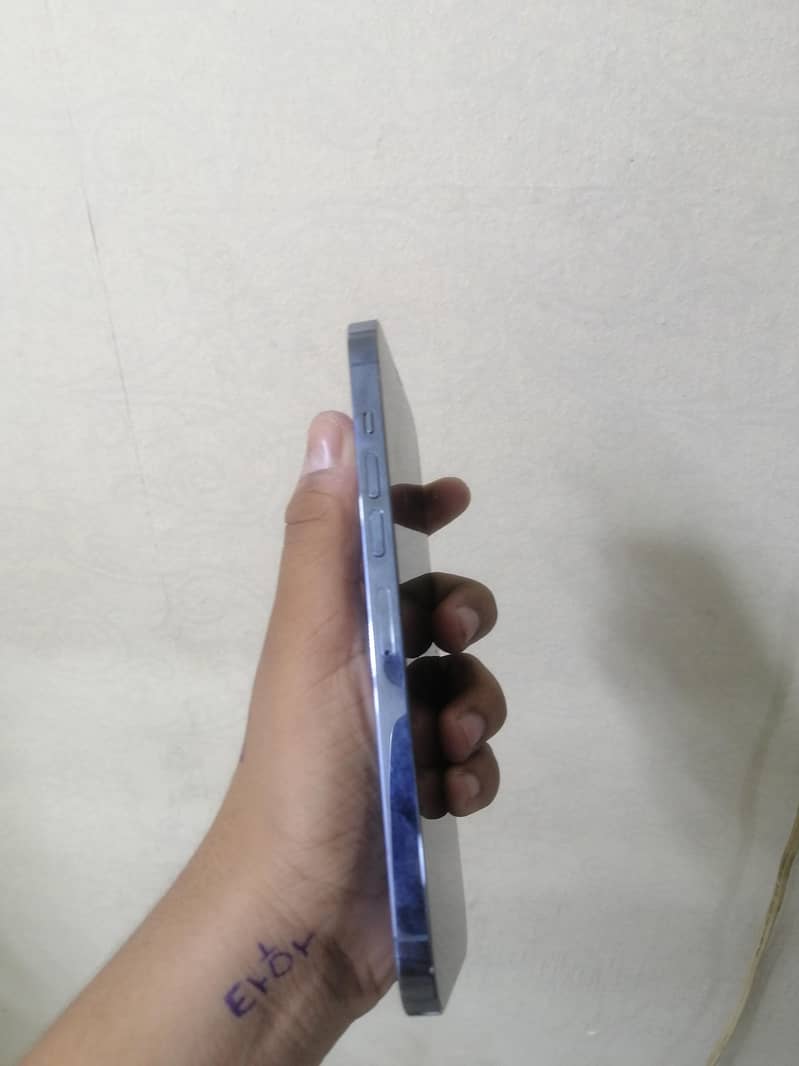 Apple iPhone 13 Pro Max 4