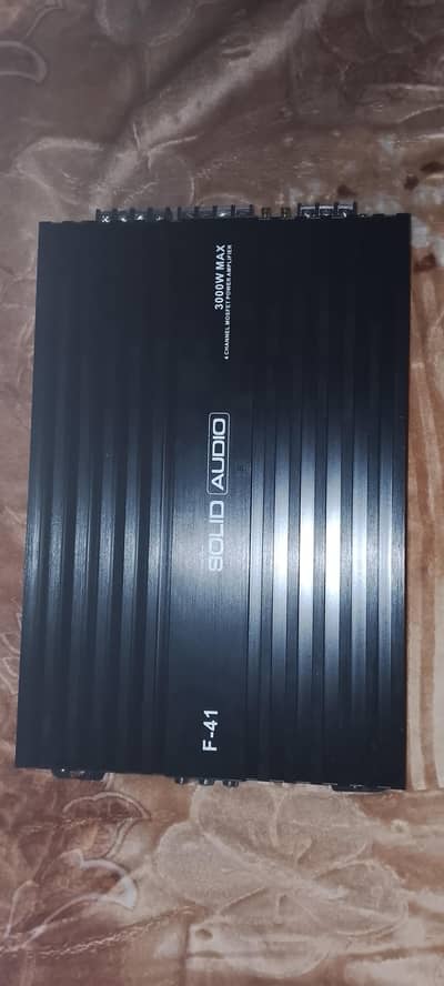 Solo audio emplifier  with woofer
