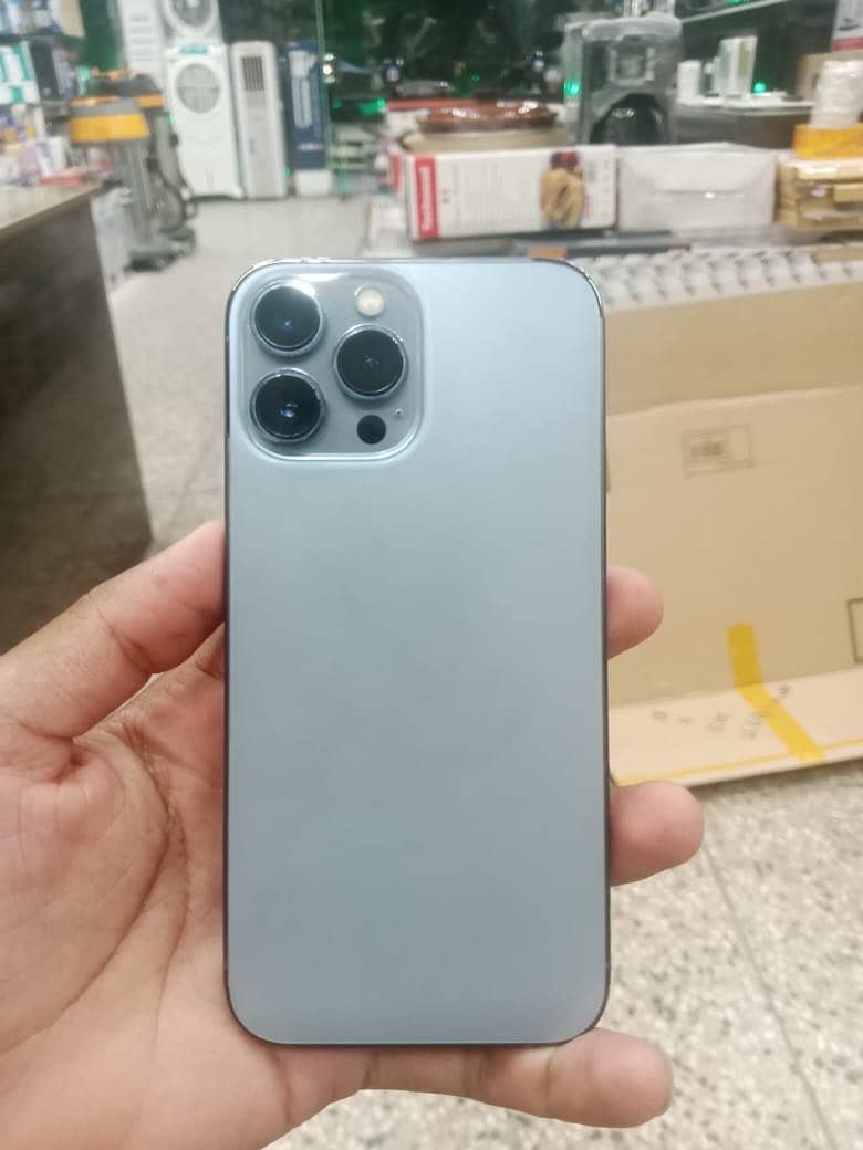 Apple iPhone 13 Pro Max 4