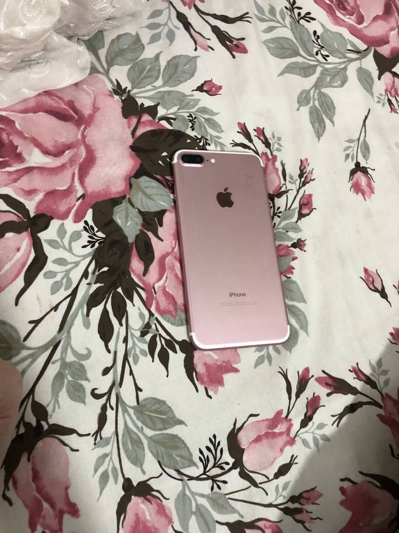 Apple iPhone 7 Plus 2