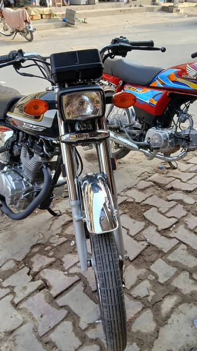 Honda 125 model 2025 . Excellent condition original documents