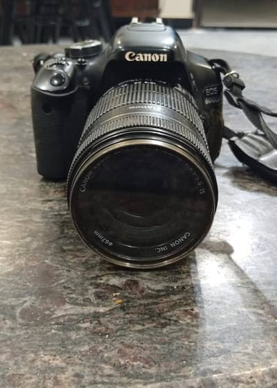 Canon EOS 600D DSLR Camera with 18-135mm Lens