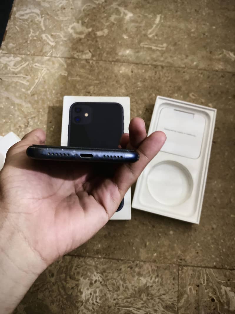 Apple iPhone 11 4