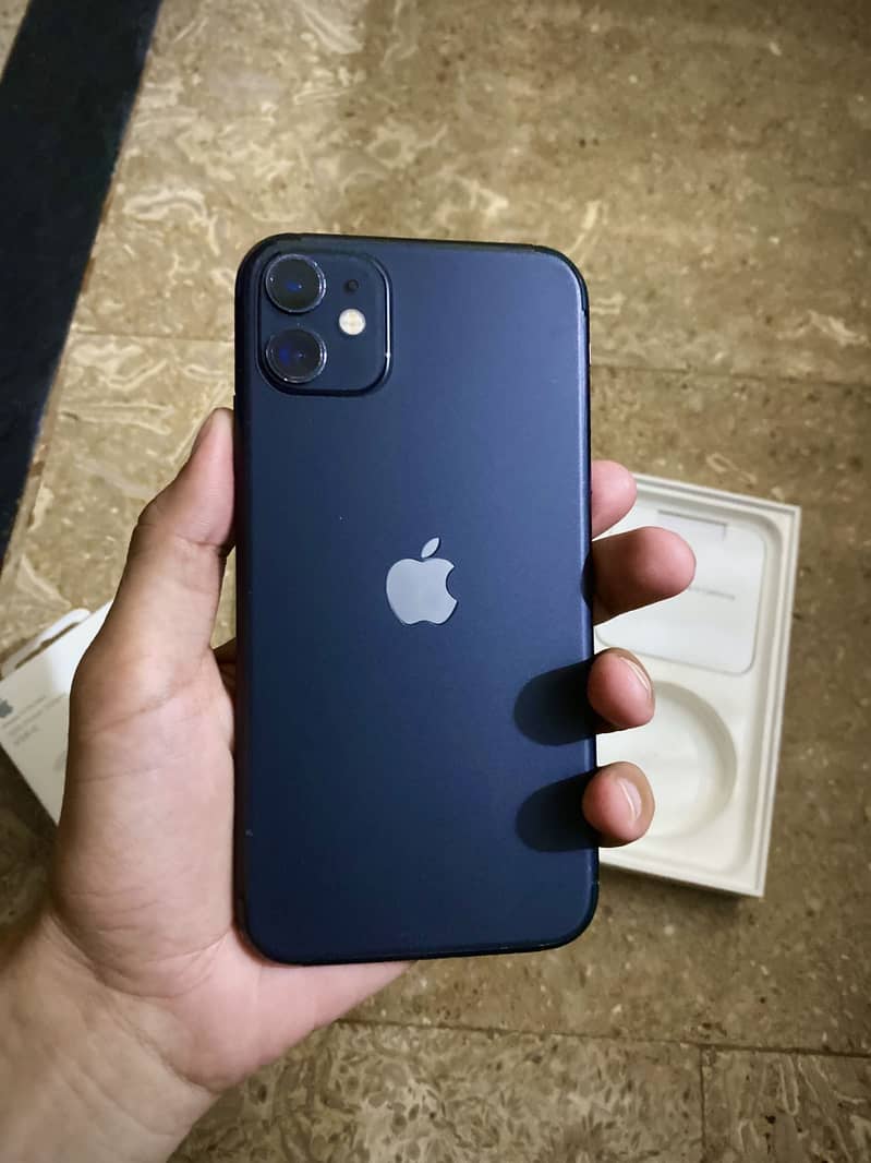 Apple iPhone 11 7