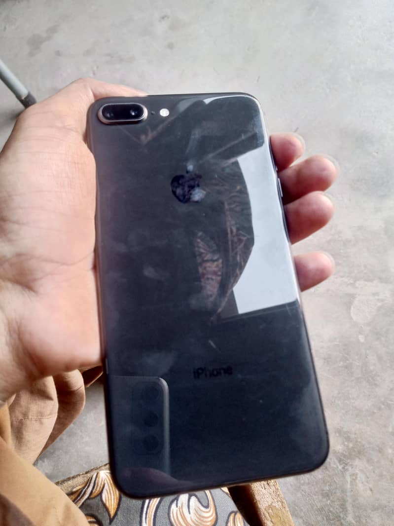 Apple iPhone 8 Plus 2