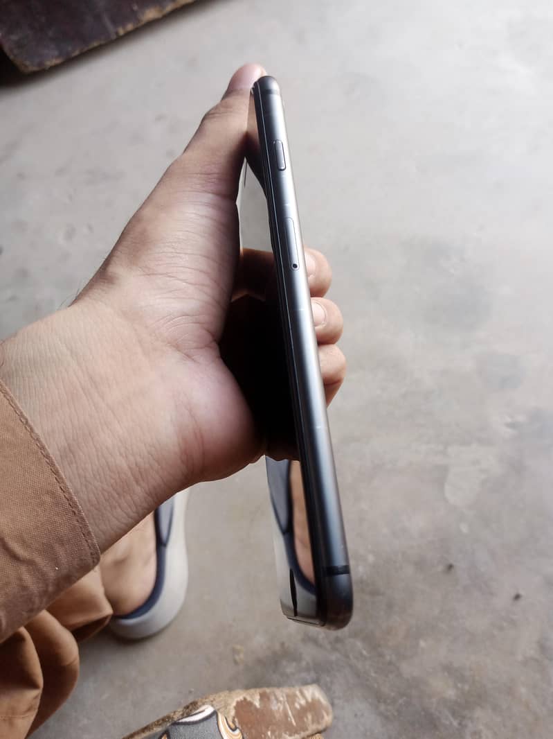 Apple iPhone 8 Plus 3