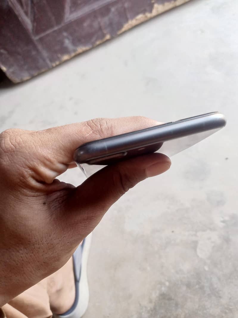 Apple iPhone 8 Plus 6