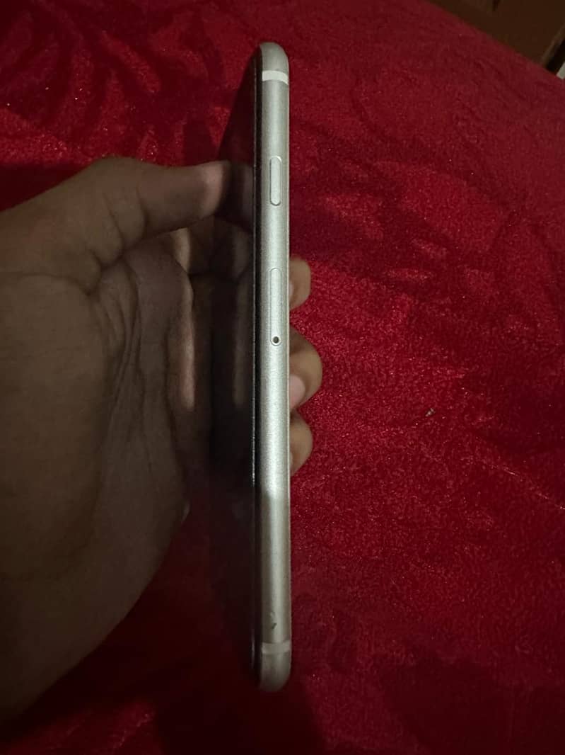 Apple iPhone SE 3