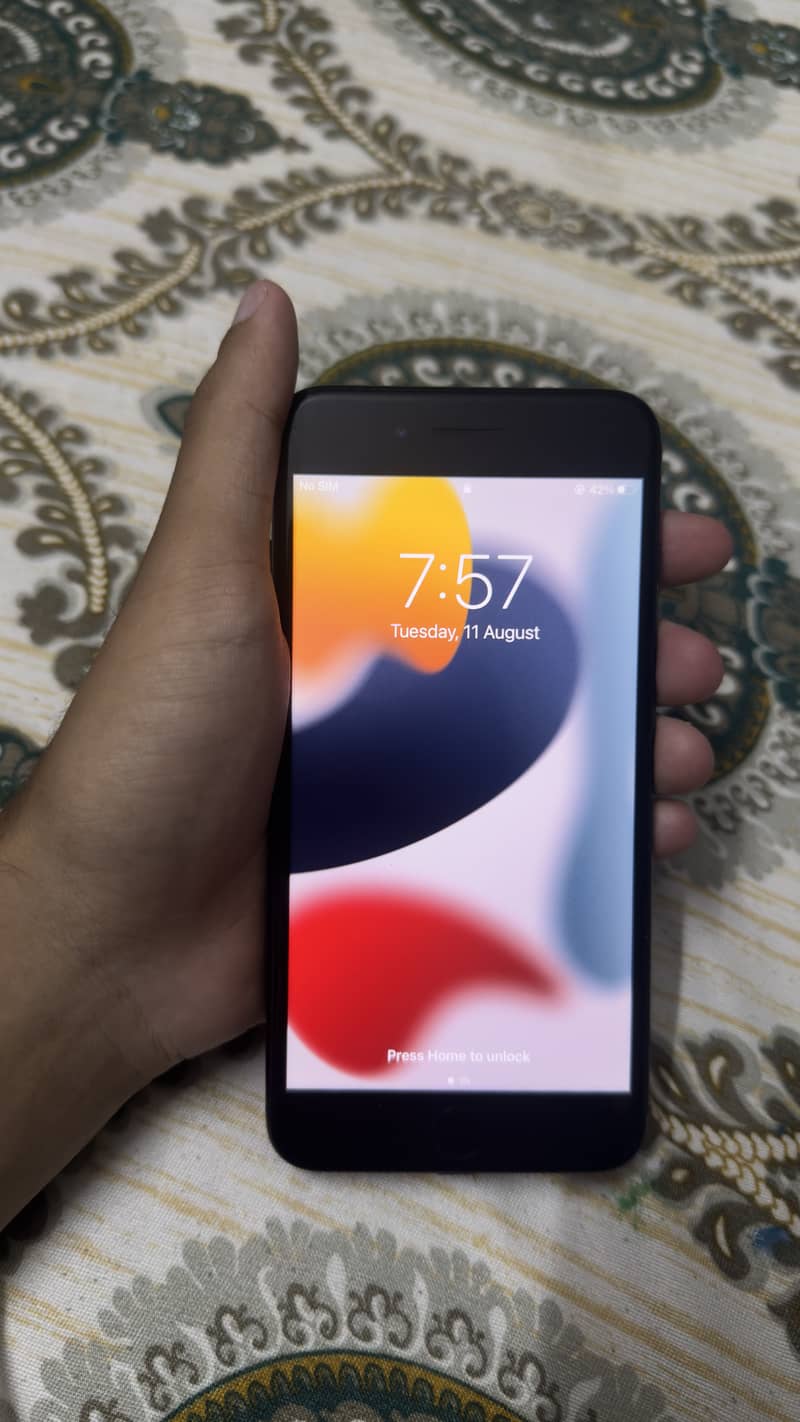 Apple iPhone 7 Plus 0