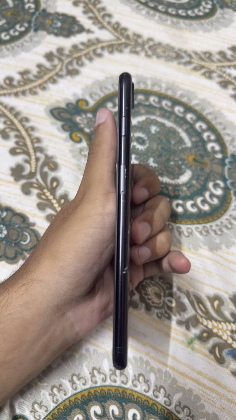 Apple iPhone 7 Plus 1