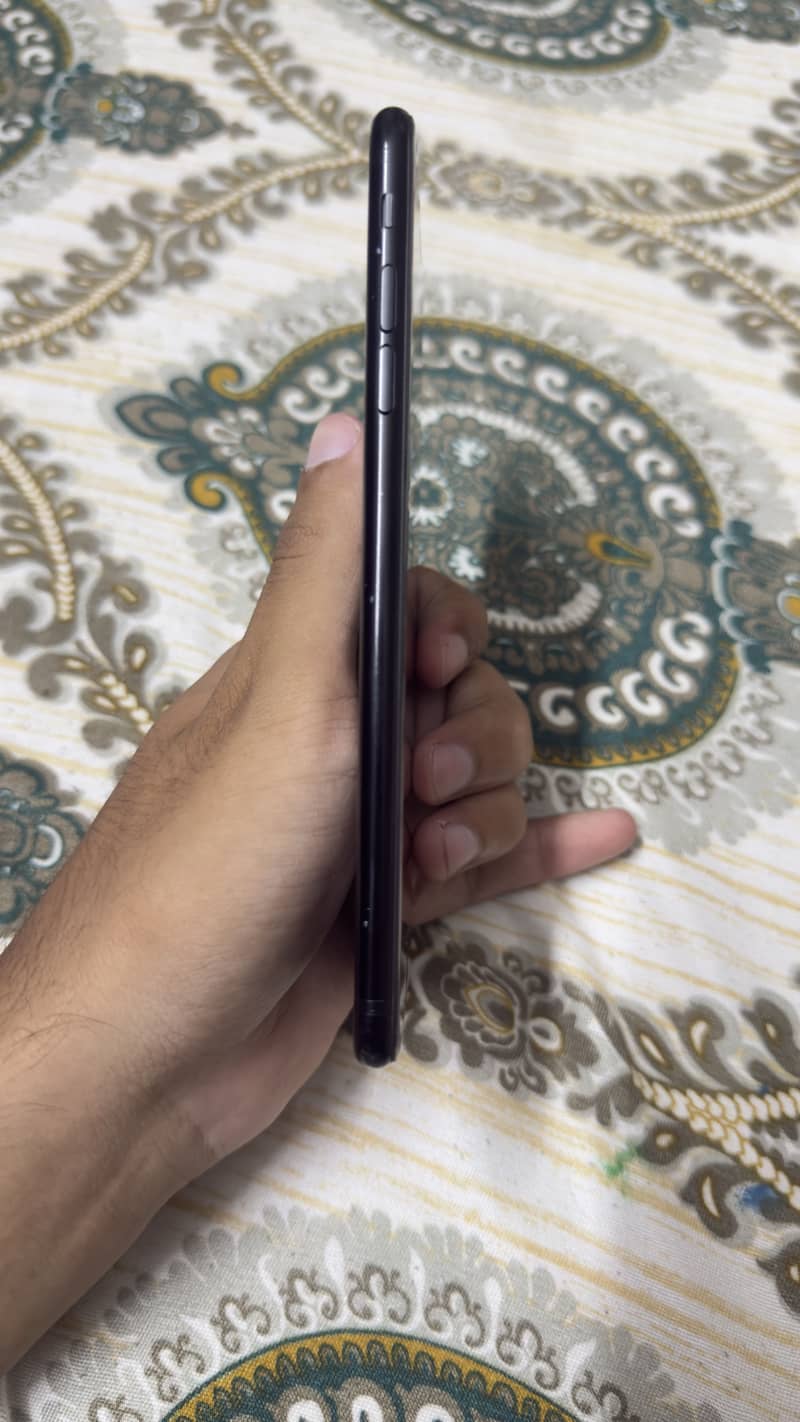 Apple iPhone 7 Plus 2