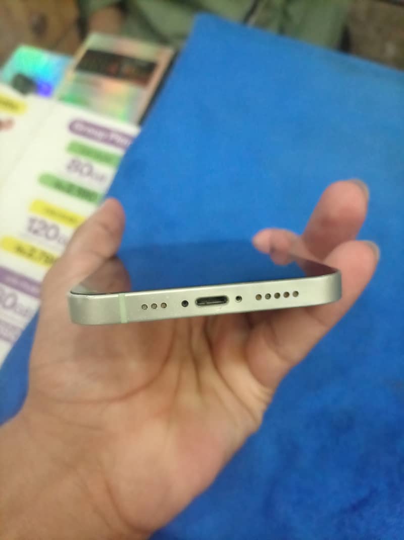 Apple iPhone 11 3
