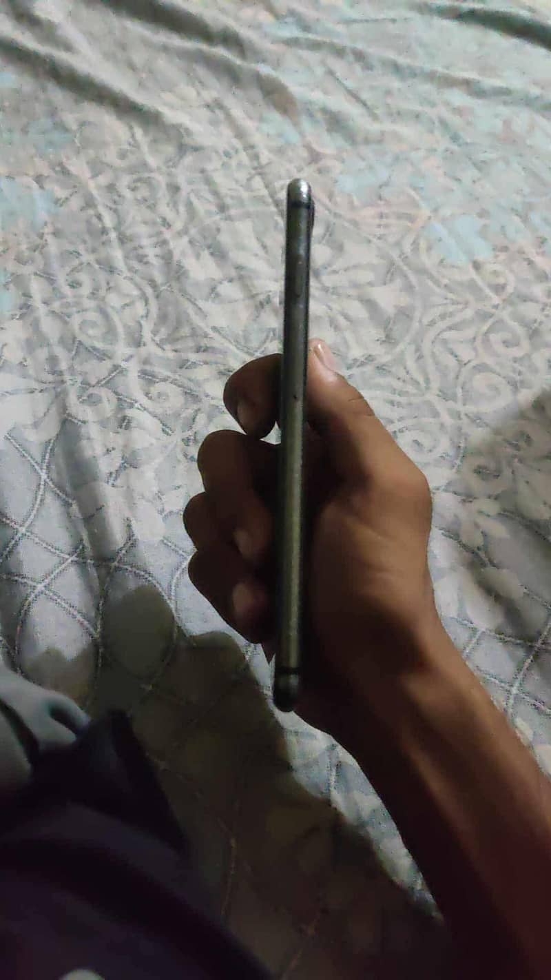 Apple iPhone 8 Plus 4