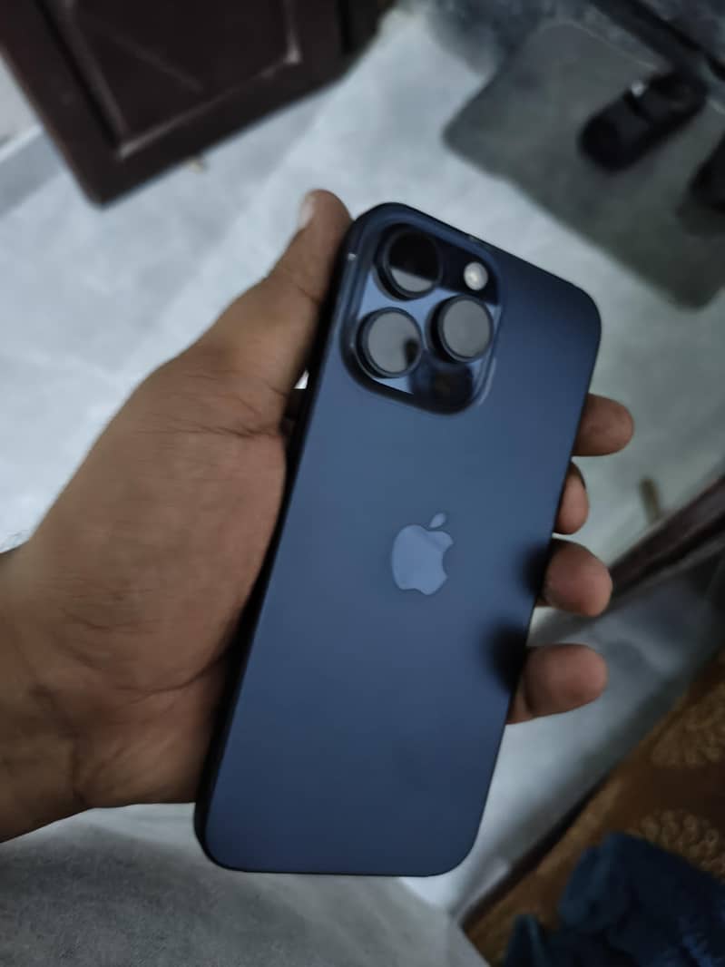 Apple iPhone 15 Pro Max 0
