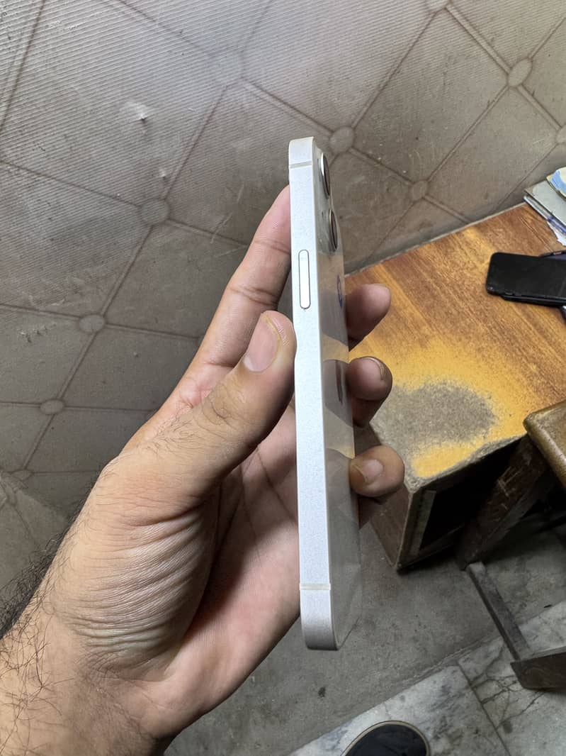 Apple iPhone 13 1