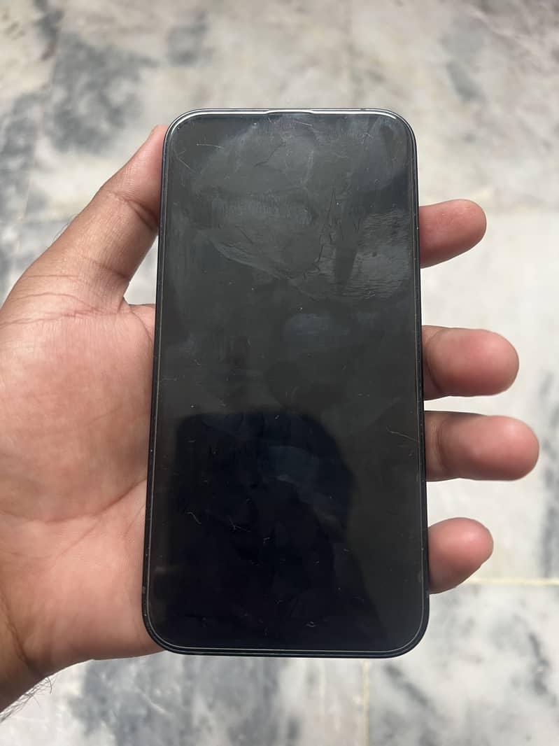 Apple iPhone 13 2