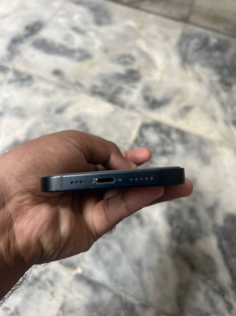 Apple iPhone 13 3