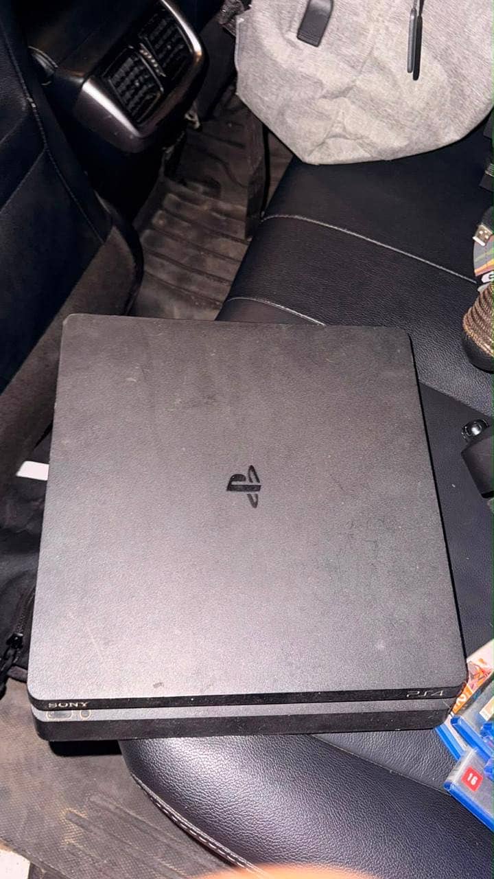 Ps4 slim 6