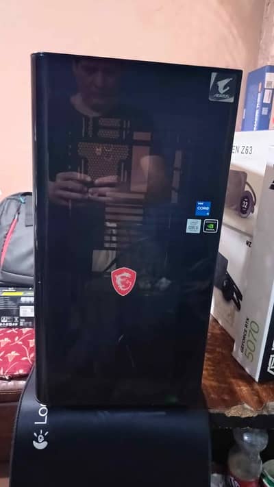 Thermaltake Computer pc Case full tower little damage from backside