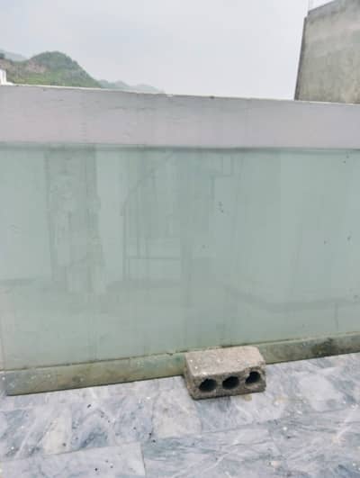 Dinning table glass. Top quality