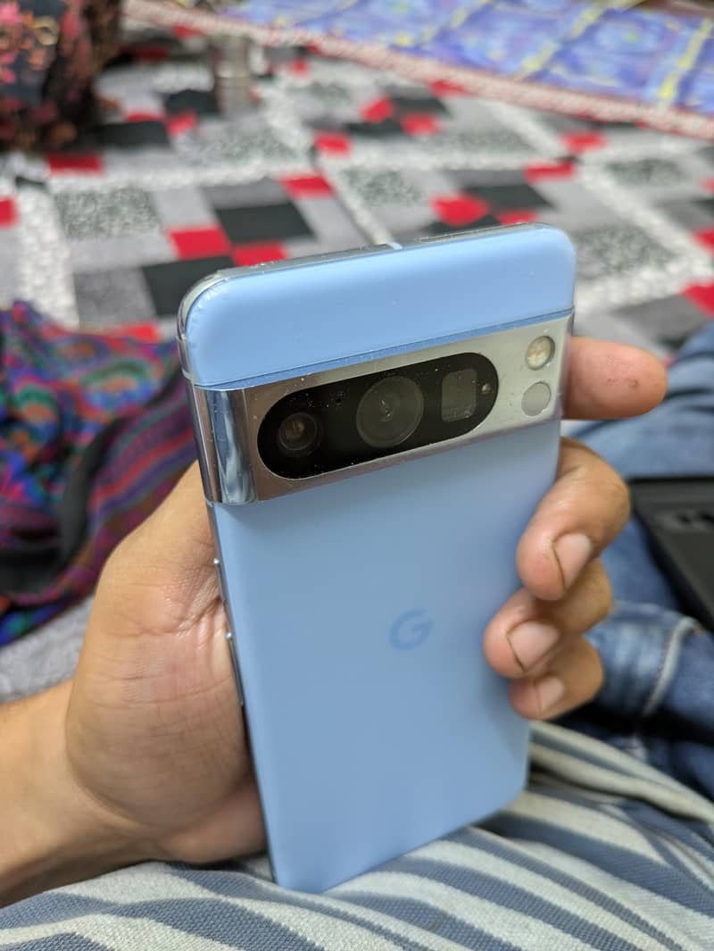 Google Pixel 8 Pro 2